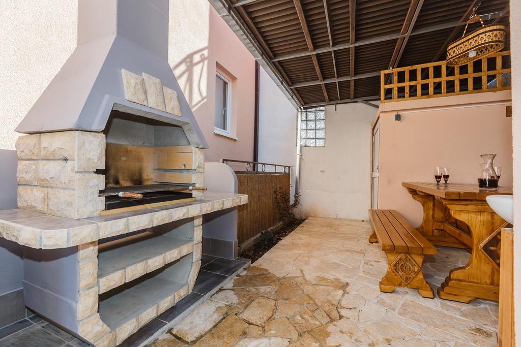 טרוגיר Apartments Viljac מראה חיצוני תמונה